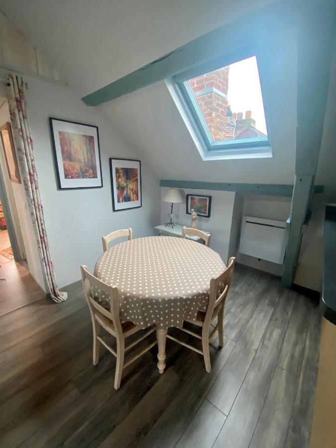 Sous Les Toits D'Honfleur Lägenhet Exteriör bild