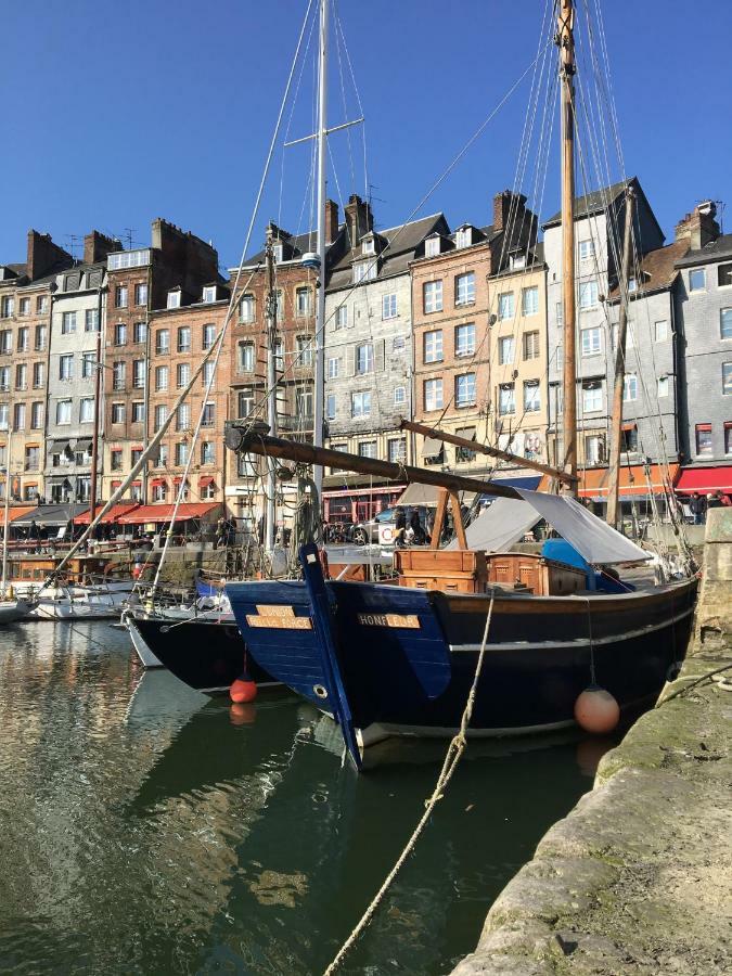 Sous Les Toits D'Honfleur Lägenhet Exteriör bild