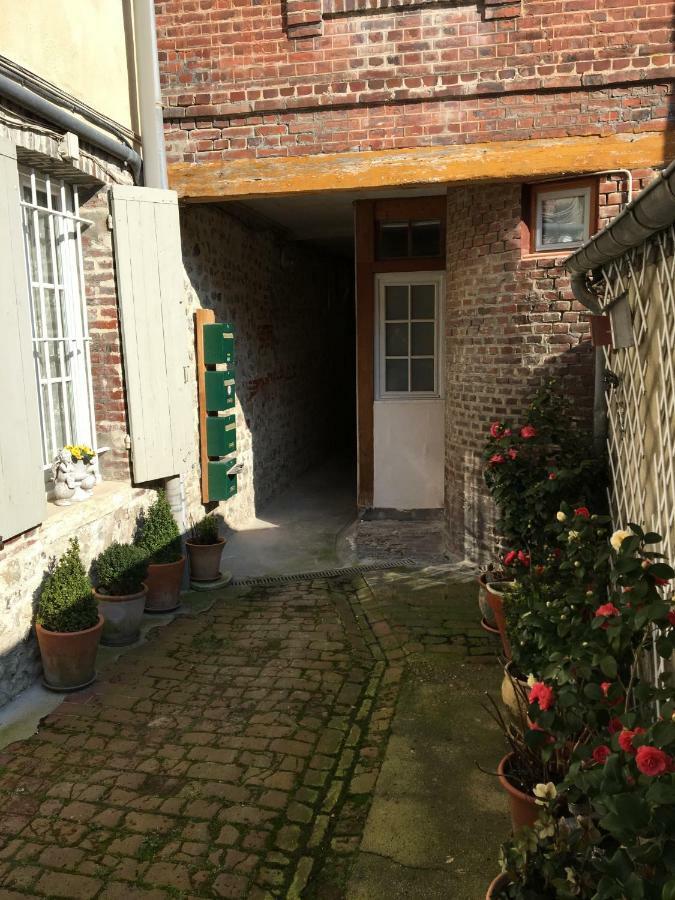Sous Les Toits D'Honfleur Lägenhet Exteriör bild