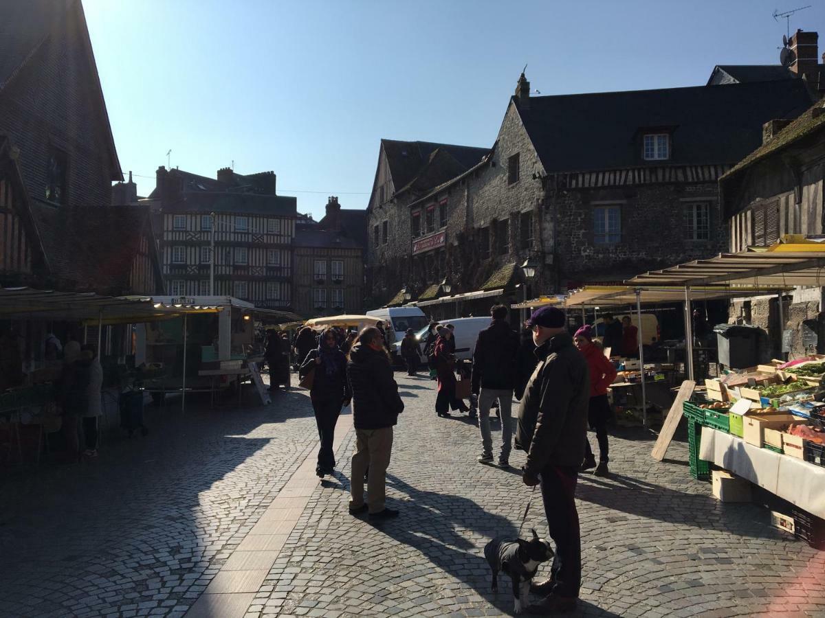 Sous Les Toits D'Honfleur Lägenhet Exteriör bild